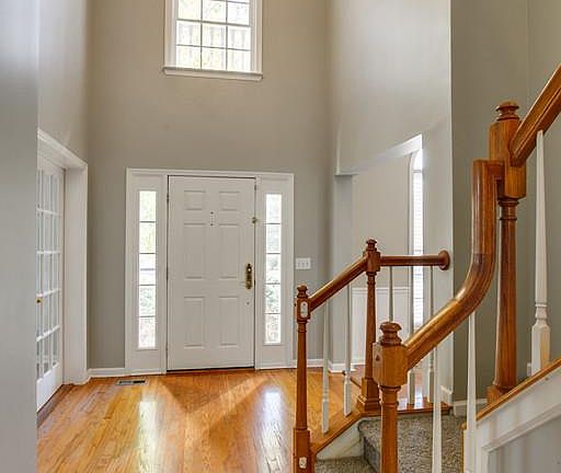 3rd image of 213 Tyne Dr