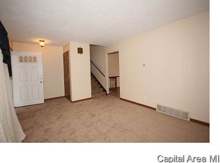 2435 Arrowhead Dr, Springfield, IL 62702