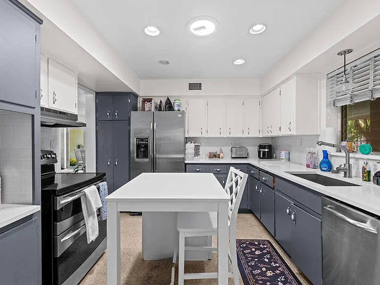224 N Gordon Rd — Photo 16