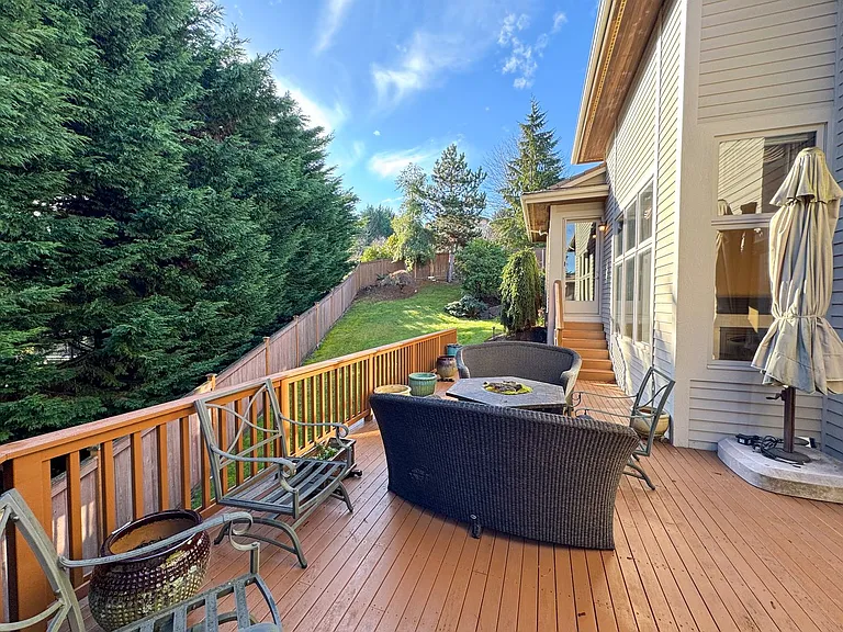 15831 SE 45th St — Photo 35