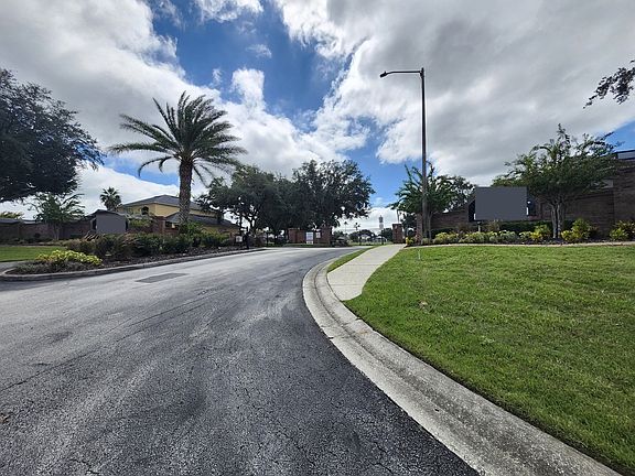 4th image of 1008 Casterton Cir