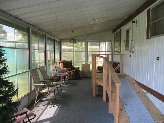 SCREEN ROOM