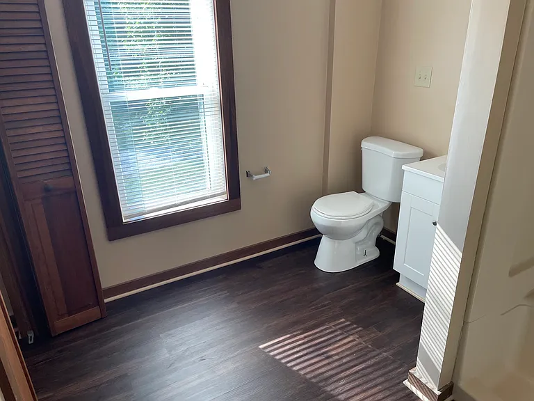 Full size bathroom