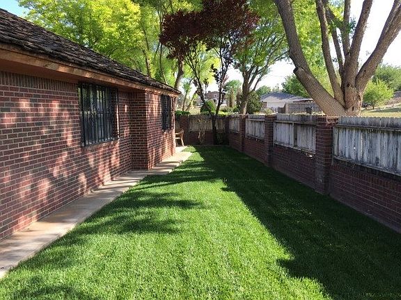 3rd image of 711 Bahia Dr