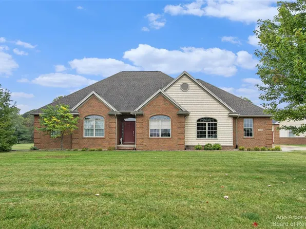 12253 Old Farm Ln, Grass Lake, MI 49240