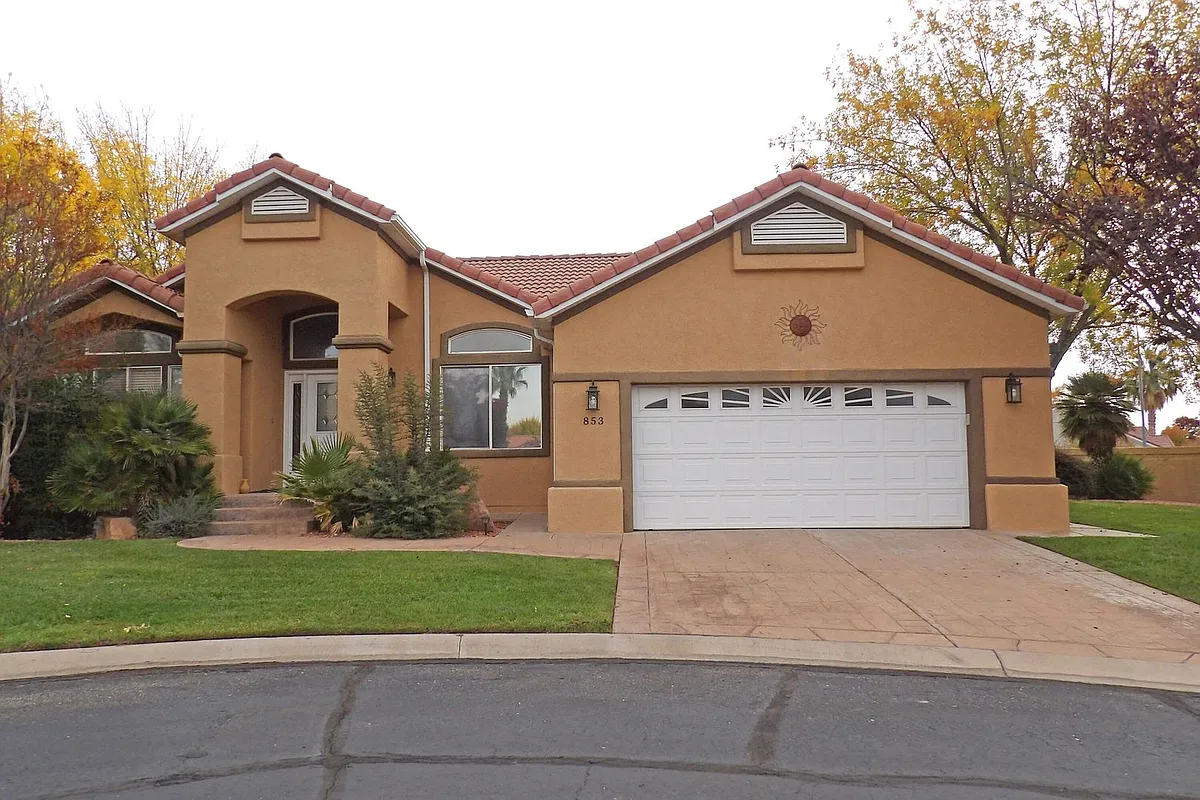 Building Photo - 853 W Kestrel Ct