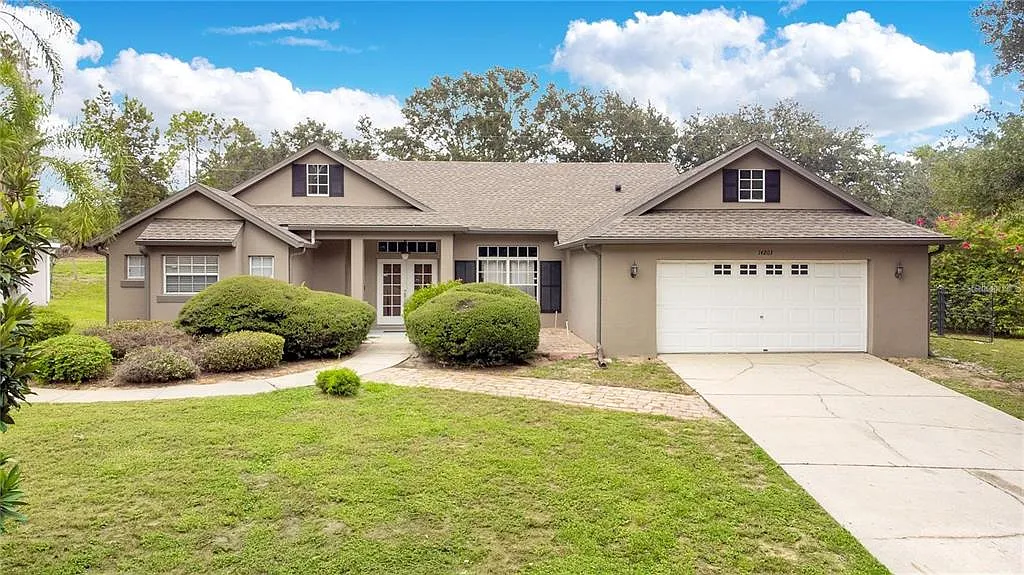 4 bed, 3.0 bath, 2424 sqft, $3,400 — Photo 1