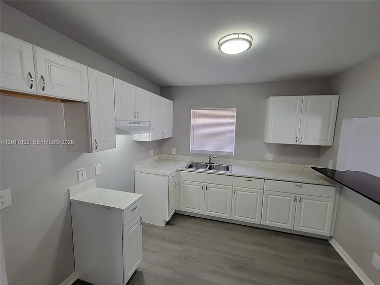 1414 NW 8th Ave #1 — Photo 7