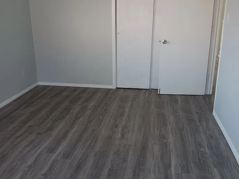 2714 Crestview Dr — Photo 6