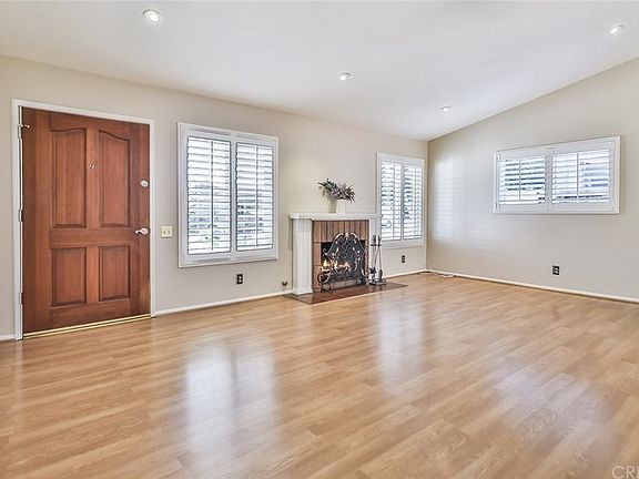 4th image of 873 W Bright Star St