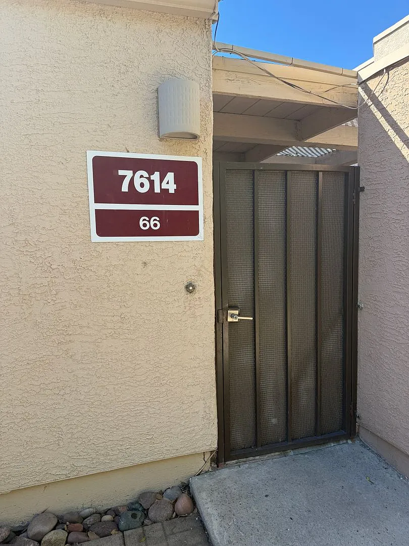 2 bed 2 bath — Photo 1