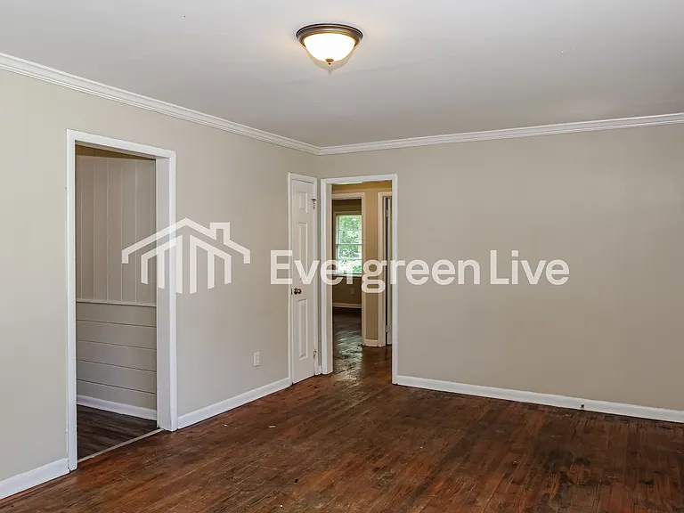 216 8th Ave SW — Photo 3