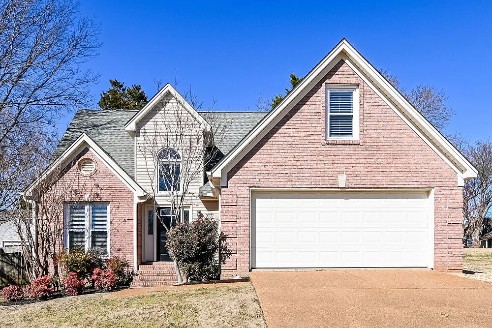 3 bed, 2.5 bath, 1918 sqft, $2,020 — Photo 1