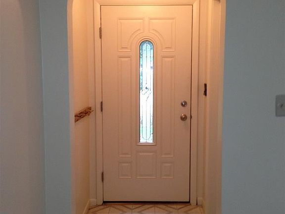3rd image of 1879 McArthur St