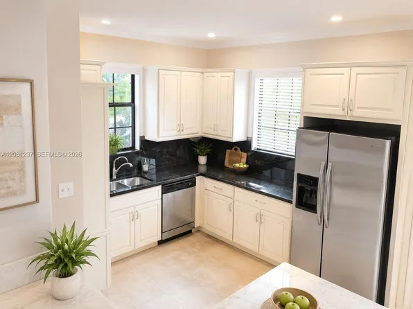 103 Gramercy Square Dr, Delray Beach, FL 33484
