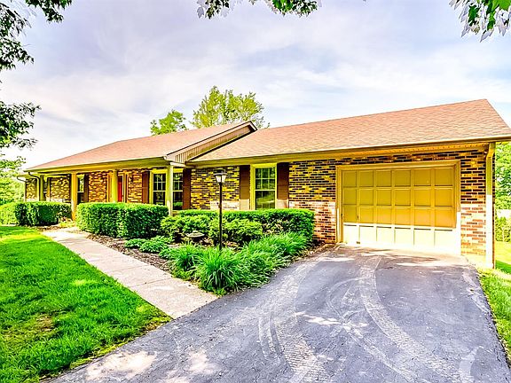 4th image of 300 Plantation Ln