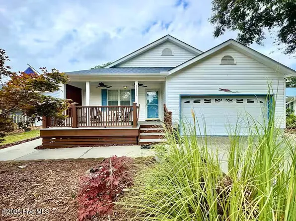 111 NE 39th Street, Oak Island, NC 28465