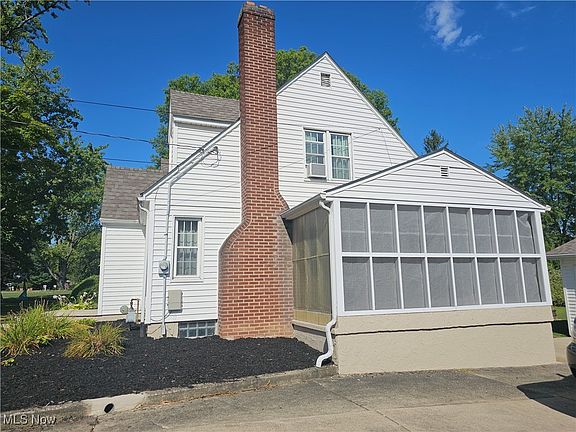 3rd image of 232 Glendola Ave
