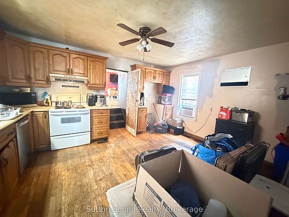 5th image of 1271 2nd Ave E
