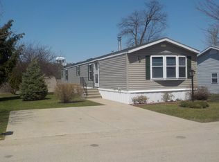 123 Knollwood Dr, Freeport, IL 61032