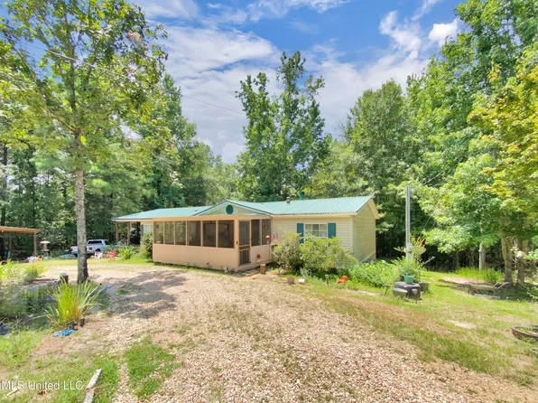 51 Rock Rd, Hattiesburg, MS 39401