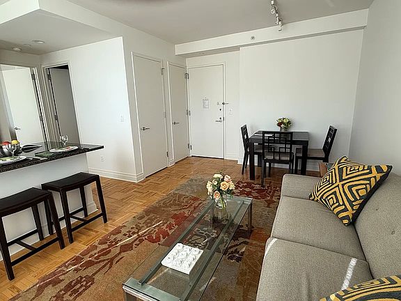 2nd image of 1510 Lexington Ave APT 6f
