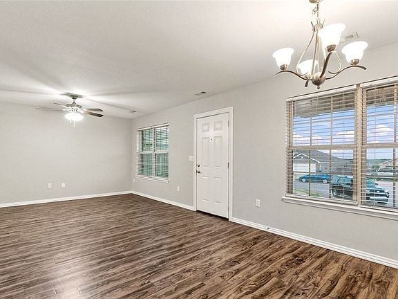 3rd image of 2108 Cheyenne Cir