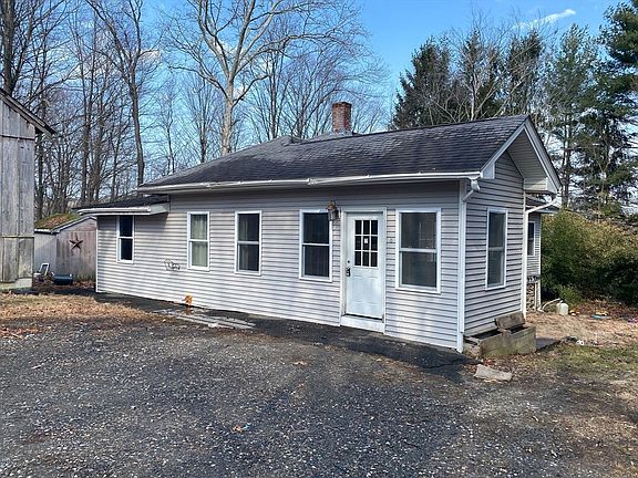 3rd image of 8 Sullivan Pl