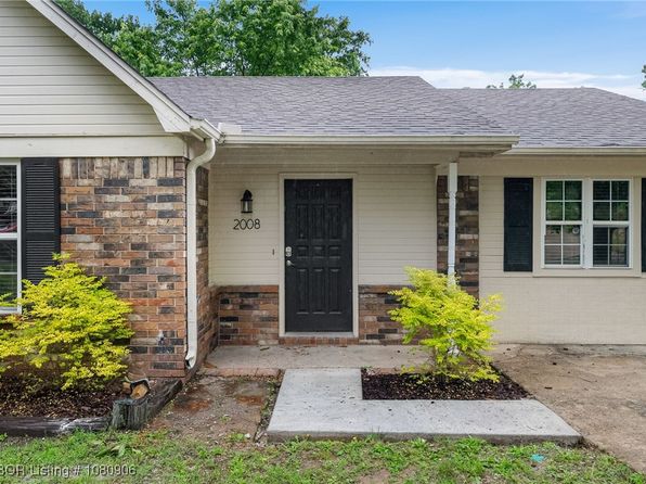 2008 N 30th St, Van Buren, AR 72956