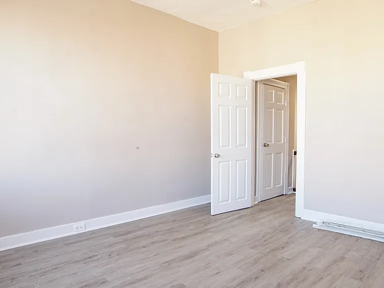 2705 Orleans St — Photo 4