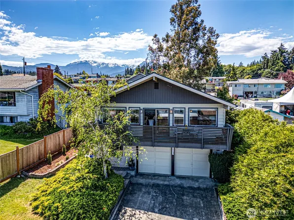 1716 E 4th Street, Port Angeles, WA 98362