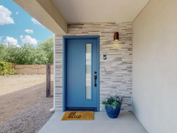 712 Benicia Ln SW, Albuquerque, NM 87102