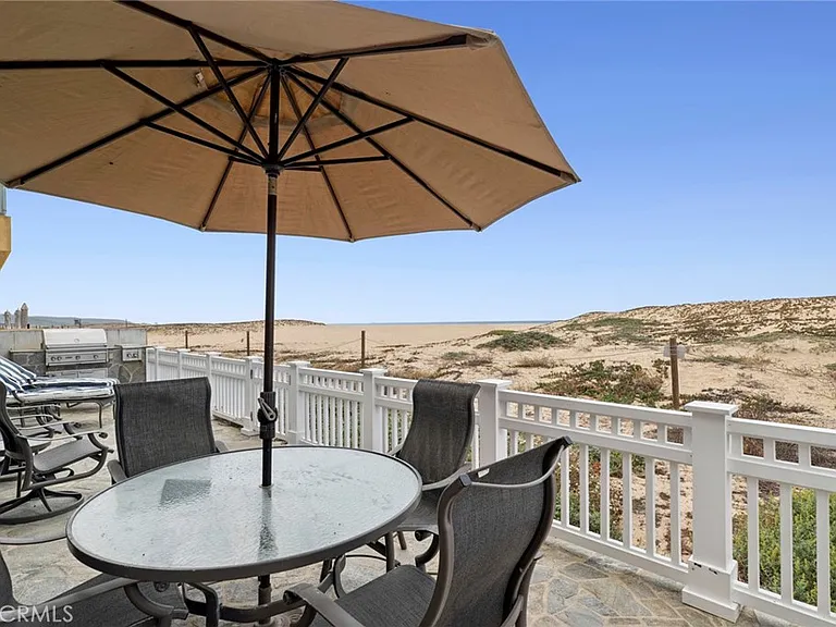 1550 E Oceanfront — Photo 32