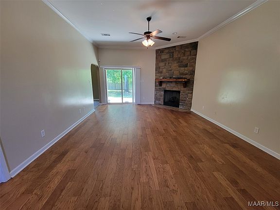 2nd image of 601 Vintage Way