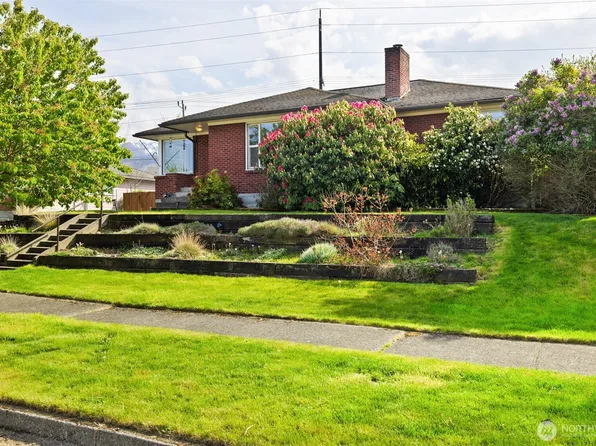 126 W 14th Street, Port Angeles, WA 98362