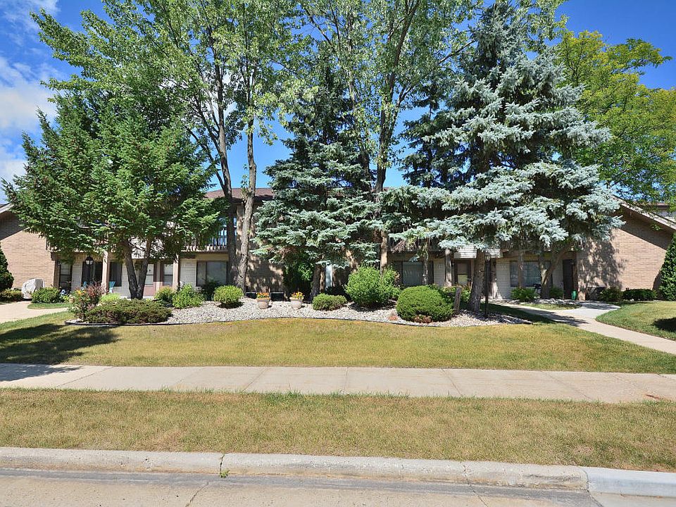 1st image of W176N9729 Rivercrest Dr