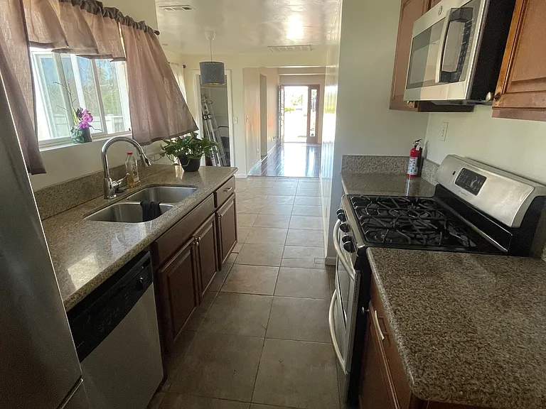 5138 Guava Ave — Photo 11