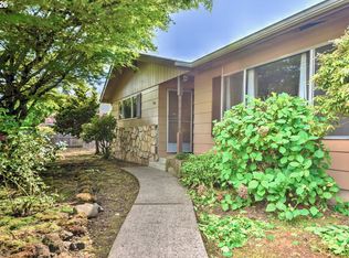 1798 Gilham Rd, Eugene, OR 97401