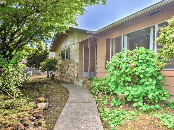 1798 Gilham Rd, Eugene, OR 97401