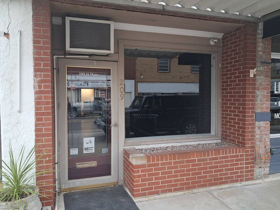 1st image of 209 N Main St