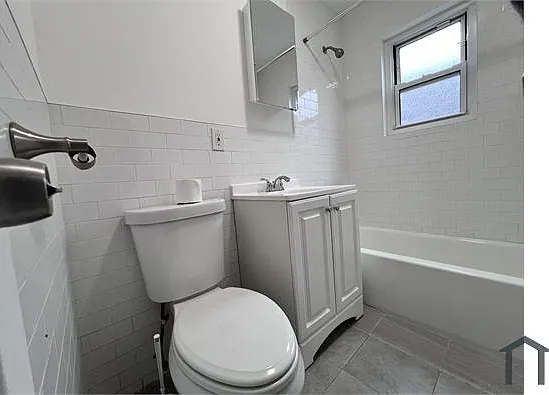 2033 Strang Ave #2 — Photo 26