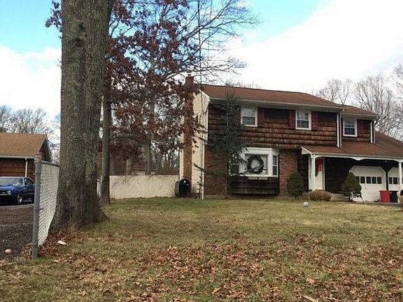 4th image of 243 Peconic St