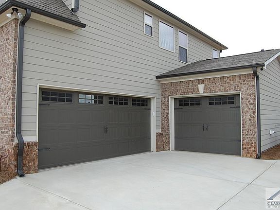 3rd image of 530 James Madison Ct