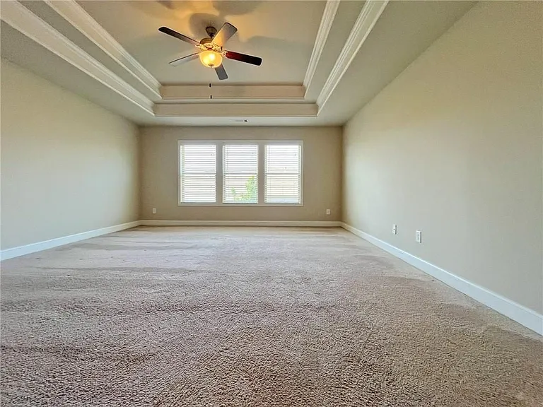 330 Holdings Dr — Photo 14