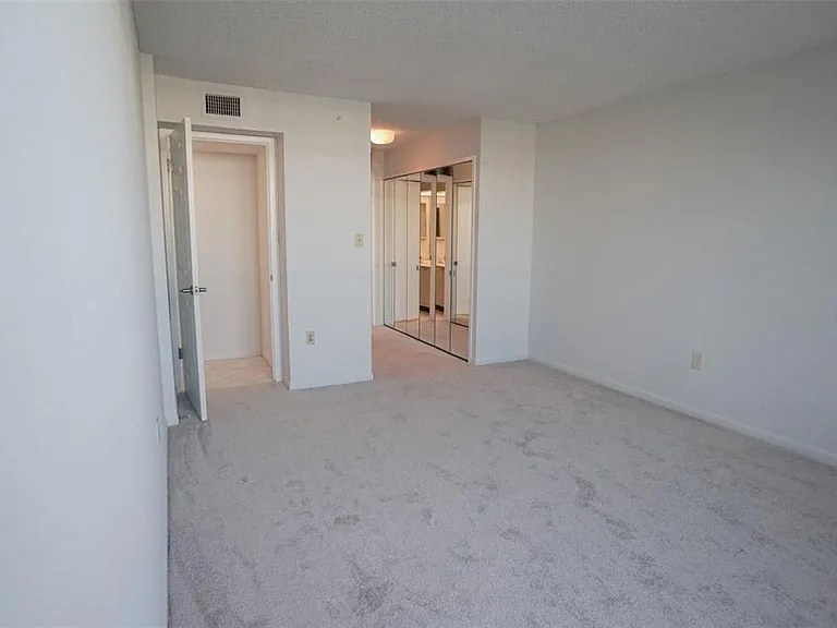 400 Island Way #308 — Photo 15