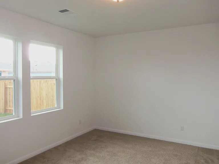 303 Cold Springs Loop — Photo 2