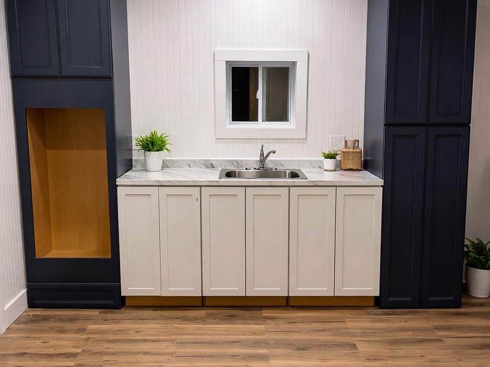 1st image of 334 Mackinaw St #1