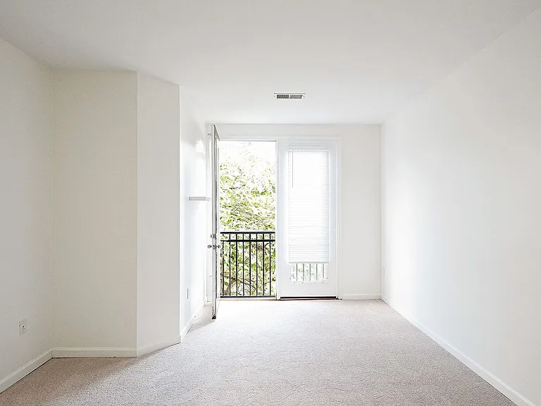 745 Walker Sq #3D — Photo 4