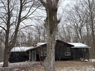 9266 Kingsley Dr, Chagrin Falls, OH 44023
