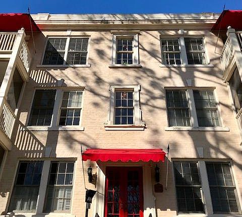 2nd image of 2214 Peachtree Rd NW APT B2